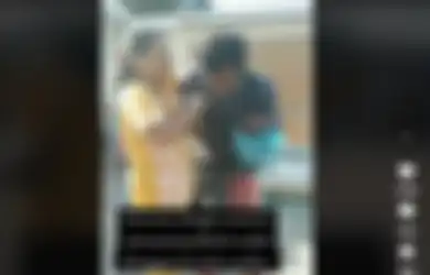 Viral di TikTok, Tangis Ibu Mertua Ini Pecah saat Bertemu Pengamen di Jalanan, Ternyata Mantan Menantunya