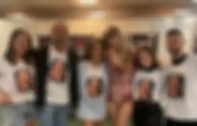 Taylor Swift Melayat Temui Keluarga Swifties yang Meninggal di Konser