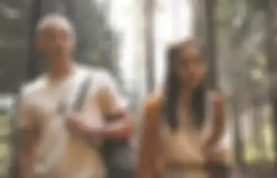 Tom Blyth Cerita BTS Syuting Adegan Danau dengan Rachel Zegler, Tidak Romantis Justru Tersiksa!