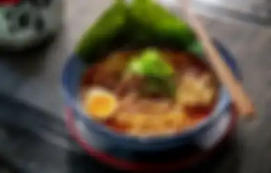 Cobain Ramen Hack Pakai Chili Oil, Kuah Hangat Pedas Mantap 