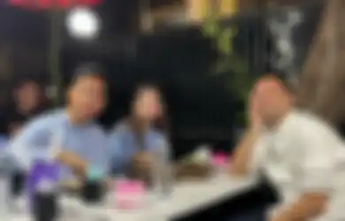 Momen Gibran Makan di Warung Kaki milik Lima Raffi Ahmad, Suami Selvi Ananda: Nasiku Habis