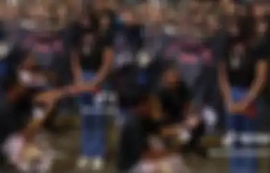Viral Perempuan Tolak Lamaran Pria saat Konser, Netizen Beri Dukungan karena Hal Ini