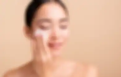 Malas Double Cleansing Bisa Bikin Wajah Jadi Penuaan Dini Lho