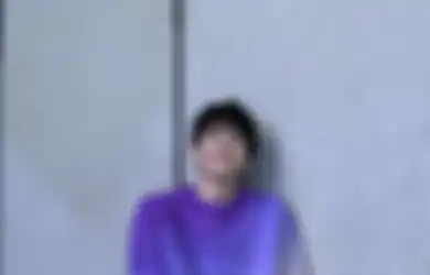 Doyoung NCT Gembira Bisa Pamer Makan Buah Salak Kesukaannya Lagi
