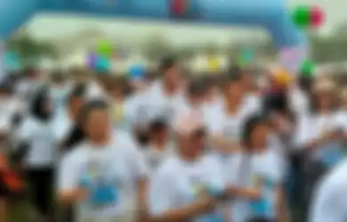 Band GIGI dan Ribuan Peserta Meriahkan Acara Paramount Color Walk 2023