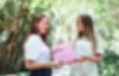 10 Inspirasi Hadiah untuk Tukar Kado dengan Bestie Rayakan Hari Kartini