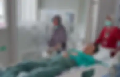 Innalillahi, Suami Artis Dilarikan ke RS Usai Ketiban Motor Seberat 220 Kg, Begini Kondisinya Pasca Operasi Patah Tulang
