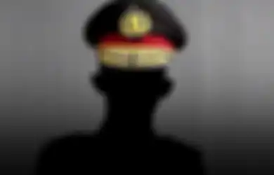 Polisi Ini Dipasangkan Pangkat Perwira oleh Temannya Usai sang Istri Meninggal, Video Ekspresinya Viral di TikTok
