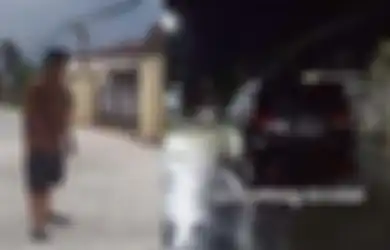 Ngaku Pengacara saat Ditegur Warga, Pengemudi Mobil Alphard yang Nekat Terobos Jalan Baru Dicor Kini Dituntut Rp 8 Juta