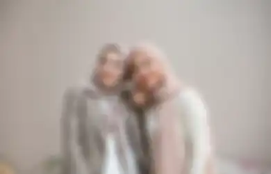 Salah Satunya Mukena Stylish, Berikut Rekomendasi Hadiah untuk Sahabat yang Baru Hijrah