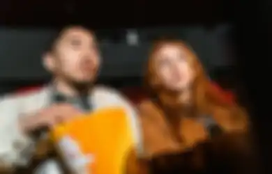 8 Rekomendasi Hadiah Ulang Tahun untuk Pacar yang Doyan Nonton Film/Series