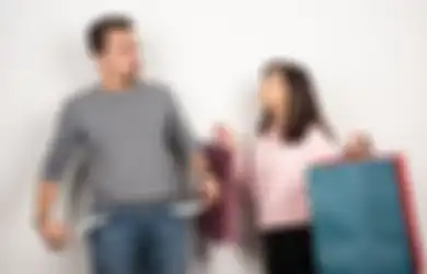 Bantu Hentikan Kebiasaan Buruknya! Hadiah Ulang Tahun Ini Cocok Diberikan Jika Pasanganmu Boros
