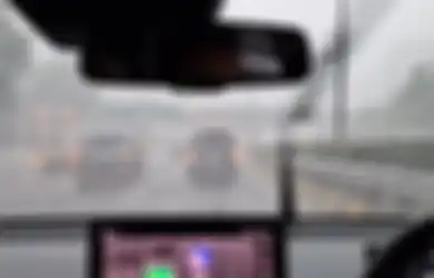 Begini Cara Agar Kaca Mobil Tetap Jernih Saat Hujan Deras, Wajib Simak