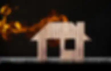 10 Arti Mimpi Rumah Kebakaran dan Dipadamkan, Usaha Bakal Maju?