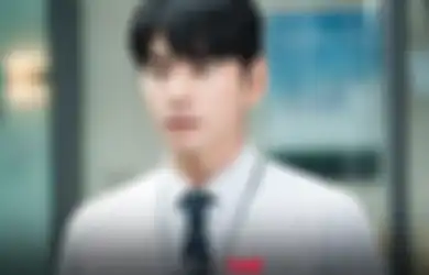 Lee Yi Kyung Sampai Sujud Minta Maaf Gegara Karakternya di Drama Korea Marry My Husband