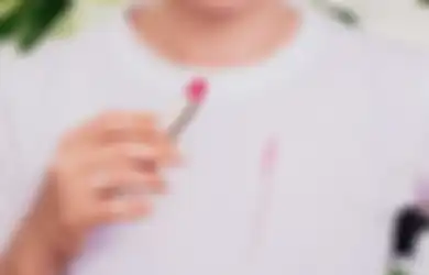 Noda Lipstik Nempel di Baju, Gini Cara Benar Menghilangkannya