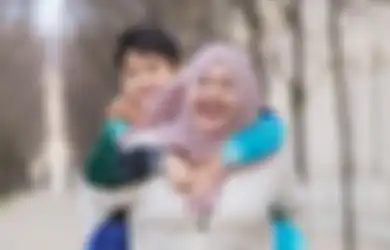 Pemasukannya Tembus Ratusan Juta, Intip Ladang Uang Mbak Lala Pengasuh Rafathar