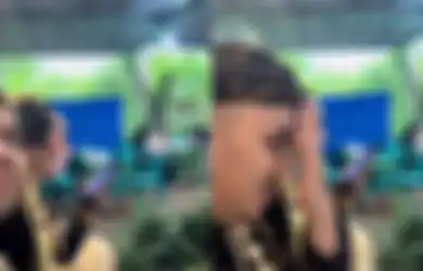 Video Pengantin Wanita Tetap Kerja saat Resepsi Berlangsung Viral di TikTok, Suami Sampai Tepok Jidat Lihat Kelakuan Istri