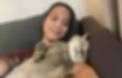 Dikta Lebih Pilih Jimbon Kucing Kesayangannya Dibanding Gitar