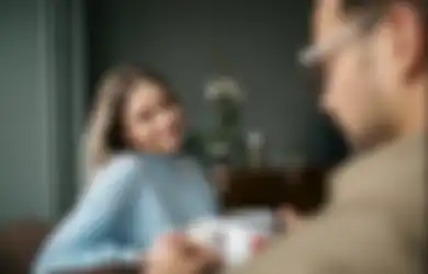 Teman Jadi Demen, Ini 8 Cara Biar Teman Cowok Jatuh Cinta pada Kita