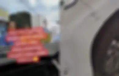 Tak Marah Mobil Pajero Diserempet Truk yang Ugal-ugalan, Ibu Ini Viral di TikTok: Salut Sama Ibu