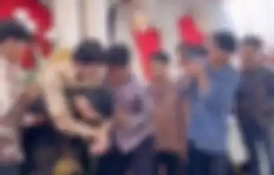 The Real Sahabat Sejati, Momen Pengantin Pria Gendong Sahabatnya yang Tak Bisa Jalan Ini Viral di TikTok