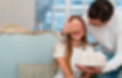 Apresiasi Kerja Kerasnya! Berikut Rekomendasi Hadiah Menarik untuk Anak Perempuan Lulus SMA