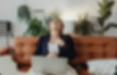 Istilah Slang yang Sering Muncul di FYP, Apa Maksud dari Mewing yang Lagi Viral di TikTok Ini?