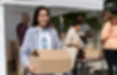 Dijamin Penuh Manfaat! Inilah 17 Hadiah Memorable untuk Pasangan yang Mengabdi Sebagai Volunteer