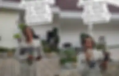 Viral di TikTok Tukang Bangunan Nyanyikan Lagu Still Loving You, Warganet: Bukan Kaleng-kaleng nih