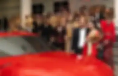 Terima Hadiah Mobil Mewah Seharga Rp 2,19 Miliar, Perayaan Ultah ke-17 Gadis Asal Palembang Ini Viral di TikTok