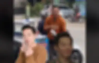 Dikira Pemeran Drakor 'Welcome to Samdal-ri', Penjual Cilok Mirip Artis Korea Ini Viral di TikTok