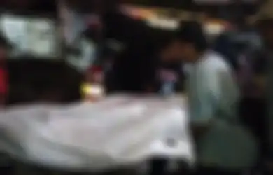 Masih Pakai Baju Lengkap dan Sepatu, Geger Temuan Mayat Bersimbah Darah di Beji Depok, Penjaga Kos Beri Kesaksian: Mukanya Tertutup Bantal