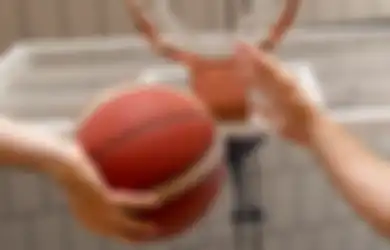 9 Ide Hadiah untuk Cowok yang Suka Main Basket, Deretan Hal Ini Bisa Jadi Pilihan