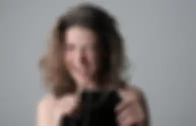 Jadi Pose Andalan Para Idol Kpop, Apa sih Arti Kata 'Wink' yang Lagi Viral di TikTok Ini?