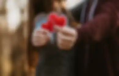 14 Ide Hadiah yang Cocok Diberikan untuk Teman yang Akan Berangkat Honeymoon