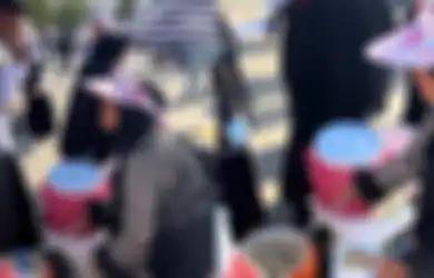 Video WNI Dagang Bakso di Arafah Mekkah Viral di TikTok, Ada Pempek hingga Pop Ice