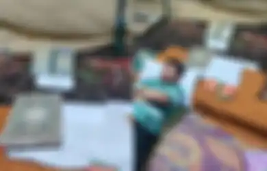 Kesepian Ditinggal Ibu dan Istri yang Baru Wafat, Pria di Majalengka Rela Tidur di Makam, Videonya Viral di TikTok
