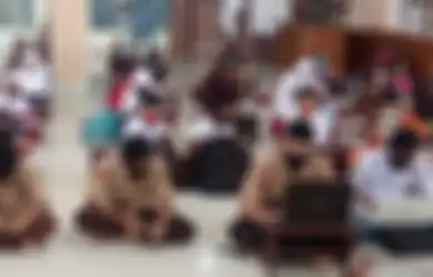 Dasar Pembelajaran dalam Berhubungan dengan Siswa dan Individu Lain di Lingkungan atau Luar Lingkungan Sekolah Disebut...