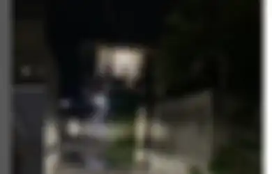 Detik-detik Pria Rekam Penampakan Pocong saat Pulang ke Rumah Ini Viral di TikTok: Allahuakbar Dia Sering Diatas