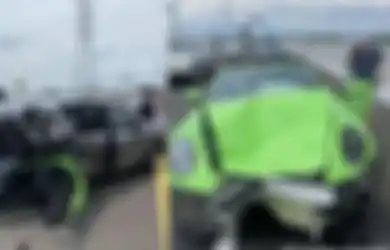 Pengemudinya Masih Berstatus Mahasiswa, Ini Kronologi Porsche Seruduk Livina hingga Remuk di Tol Sidoarjo