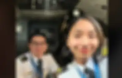 Dulu Viral di TikTok Gegara Jualan Pisang Goreng, Penjual Tampan Ini Ternyata Sudah Jadi Pilot, Netizen: Cakep Banget