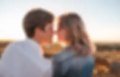 Jangan Pernah Mau Ciuman dalam 4 Kondisi Ini, Bikin Kita Rugi