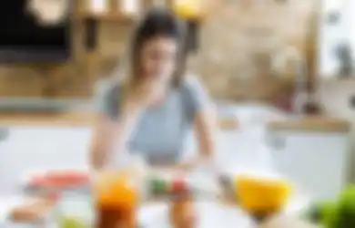 5 Hal yang Bisa Menyebabkan Mual Setelah Sahur. Mending Batalin? 