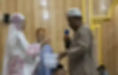 Rejeki Nomplok Usai Sholat Tawarih, Video Jemaah di Masjid Sumsel Ini Viral di TikTok Usai Dapat Undian Umroh Gratis: Alhamdulillah