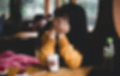 4 Weton Wanita Pemalu, Sosoknya Tak Banyak Tingkah Tapi Jago Cari Uang
