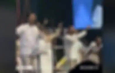 Bukan War Takjil Lagi, Pemuda Gereja Ini Viral di TikTok Usai Pakai Baju Lebaran saat Rayakan Jumat Agung