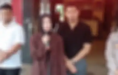 'Anak Saya Disiksa 1 Jam Tanpa Ampun' Aghnia Punjabi Menangis Ceritakan Kronologi Putranya Dianiaya