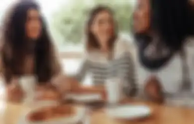 8 Alasan Punya Teman Dekat Jauh Lebih Seru daripada Punya Pacar
