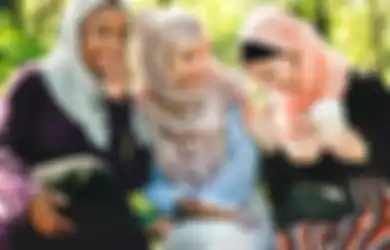 4 Zodiak Ini Enggak Bakal Berhenti Membanggakan Diri Pas Lebaran